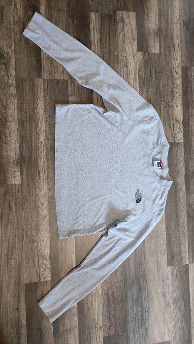 świetna bluza -bluzka The North Face  w super stanie