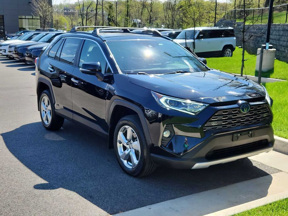 Toyota RAV4 Limited      2021