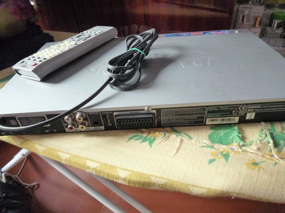 ДВД плейер Samsung DVD-K110 + пульт