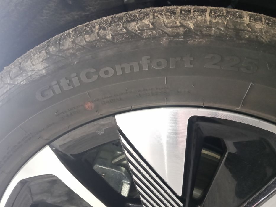 Літні шини Giti Comfort 235/50 R19