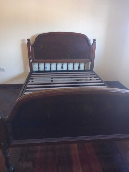 Venda de cama com colchão