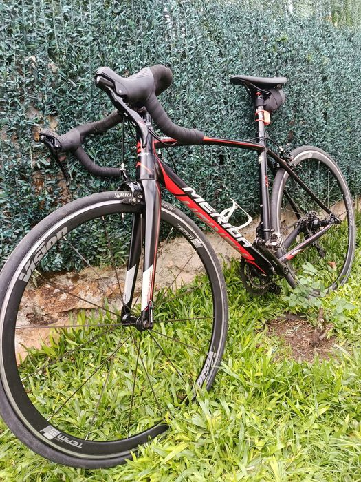 Vendo bicicleta de estrada como nova cabos interiores 11 bolcidades está Nova