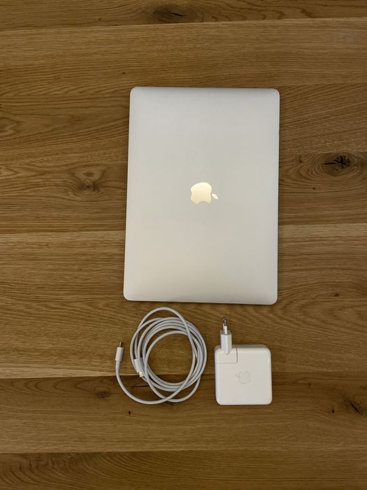 Apple MacBook Pro 13” (2017) | i5 / 8 GB RAM / 128 GB SSD |