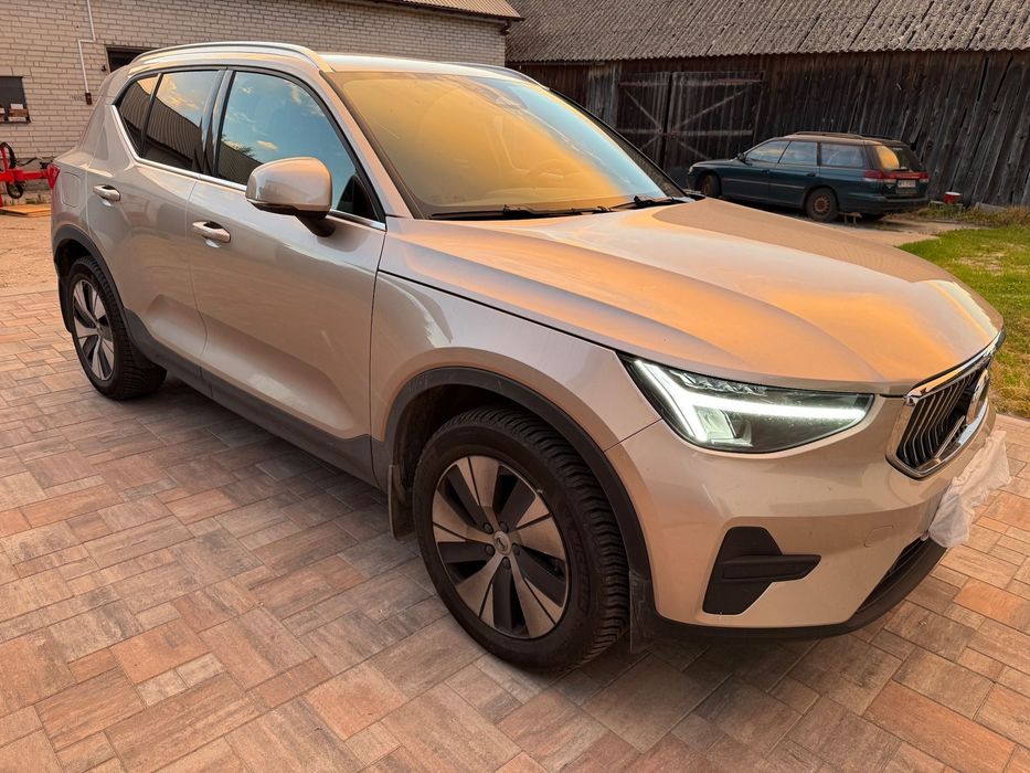 Volvo XC 40 Pierwszy właściciel, salon Polska, mały przebieg 3900 km, na gwarancji
