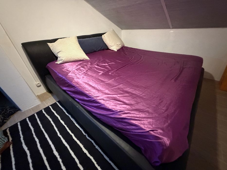 Cama King Size e colchǎo 200x190 cm