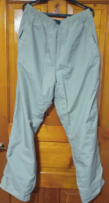 Продам б/у спортивний костюм