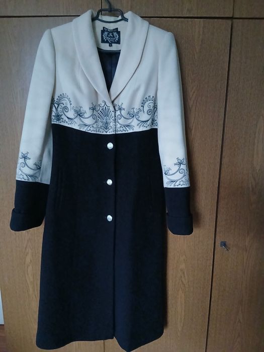 Стильне жіноче  пальто  44 розміру