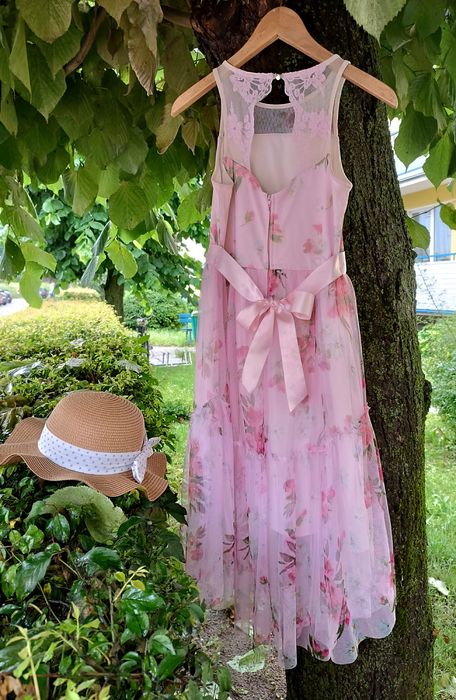 Różowa w kwiaty sukienka dla dziewczynki 14 lat