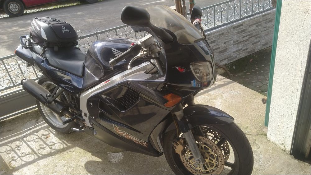Vendo Honda vfr 750 de 1997 com 47 000 km