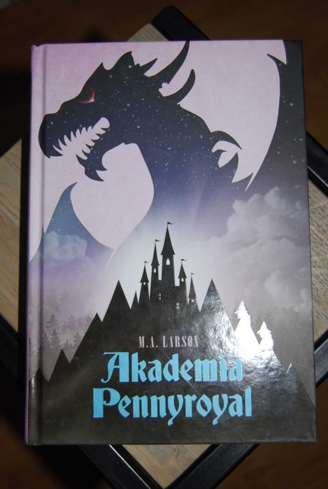 Akademia Pennyroyal. M.A. Larson- Kśiążka-