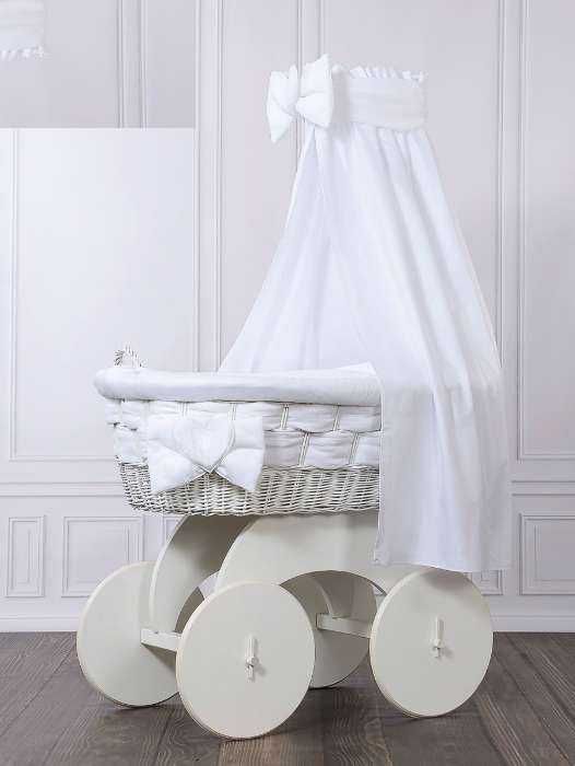 Alcofa, berço de bebé tudo  ( têxtil suporte e alcofa)