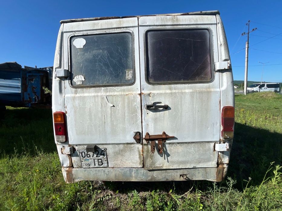 Mercedes Benz   207D