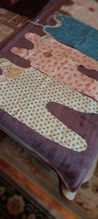 Детские ползунки и распашонки