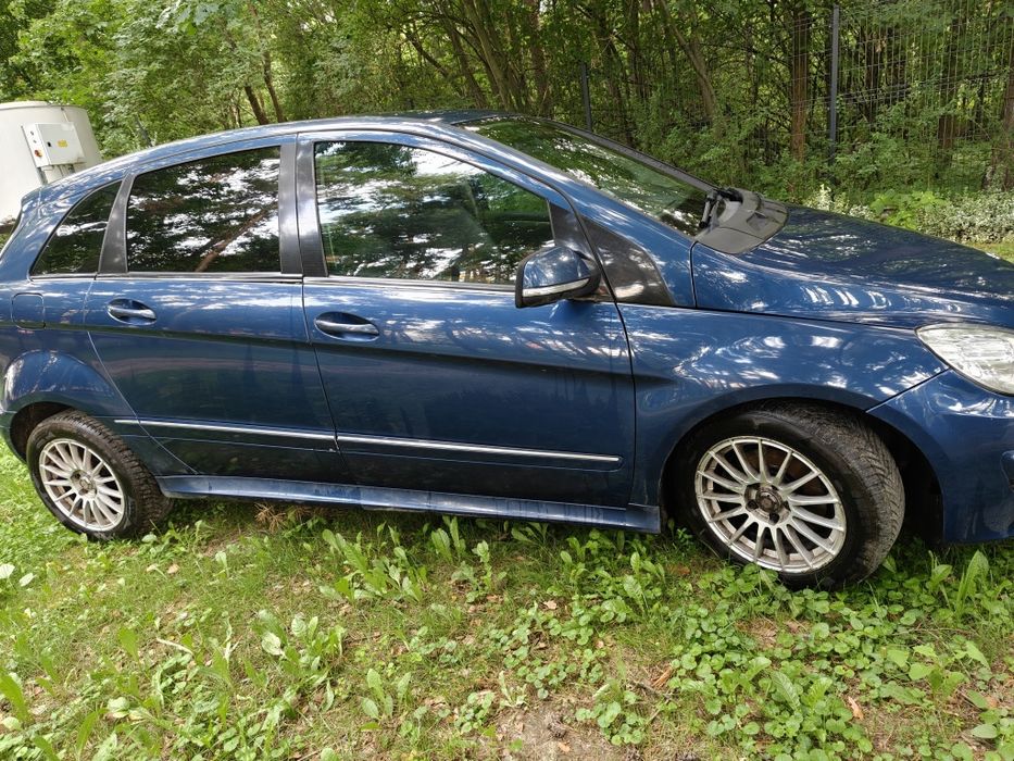 Mercedes Benz B200
