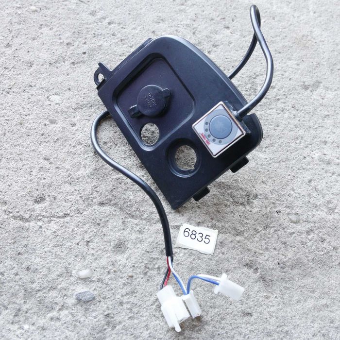 6835 Klapka schowka Prawa, panel Honda Goldwing GL 1800 |01-13