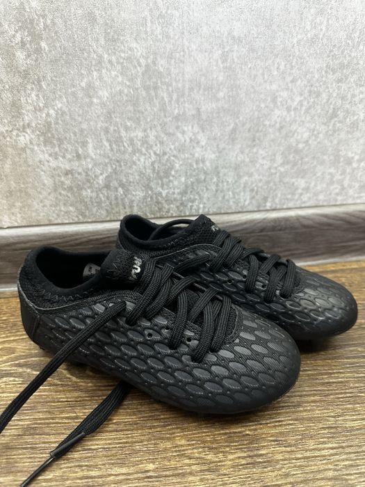 Кросівки футбольні дитячі 28 розмір