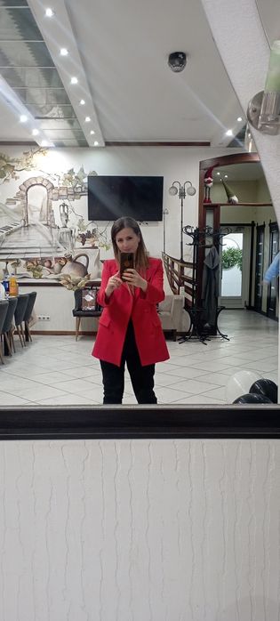 Ведуча (Тамада) Олена з діджеєм на ваше свято