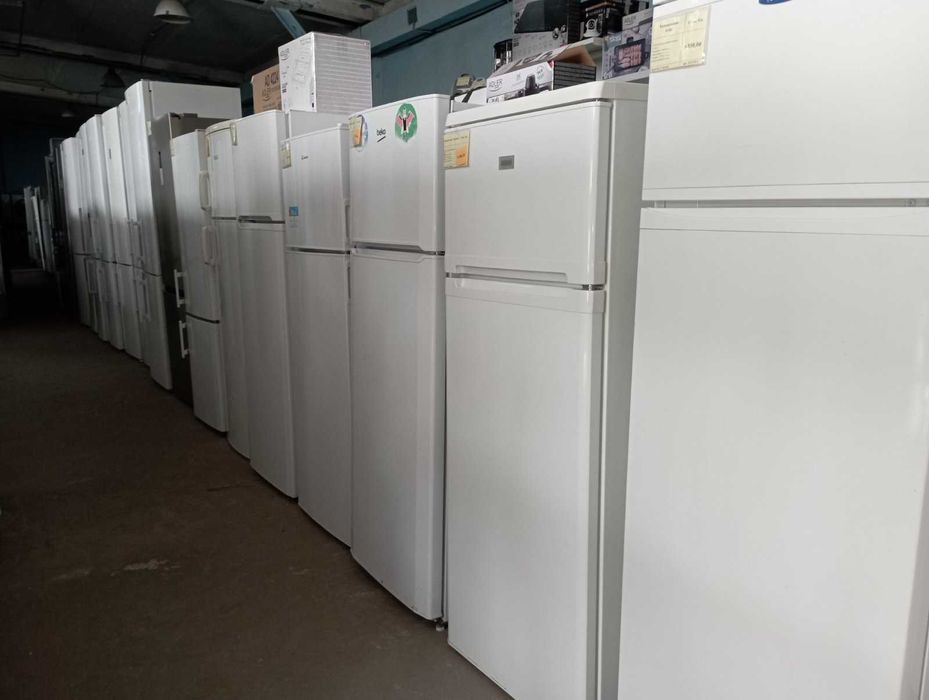 Невеликий холодильник Candy. Гарантія. Доставка. Асортимент