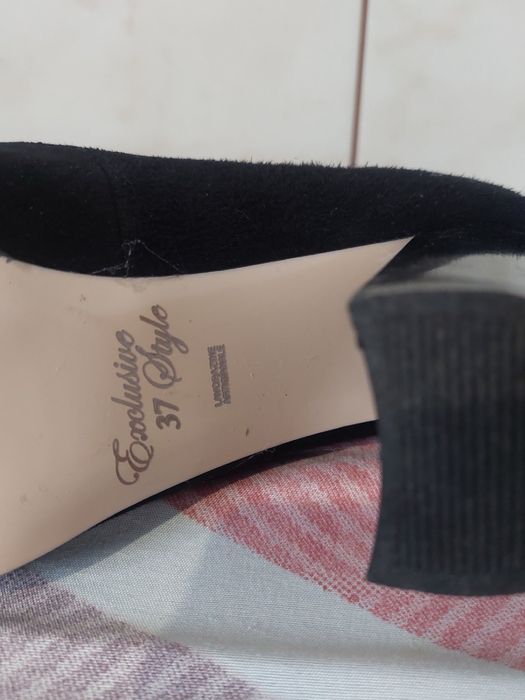 Продам замшеві туфлі