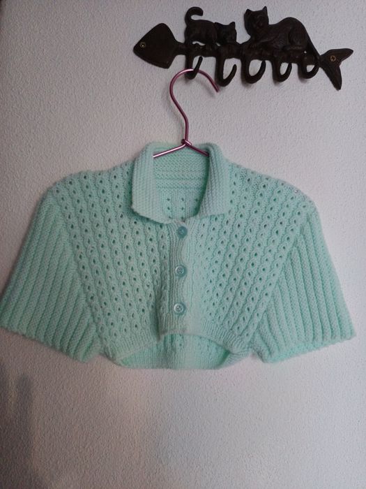 Casaco  ,bebé ,verde água ,feito á mão