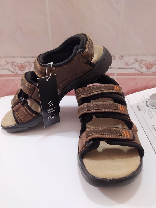 Босоніжки привезені з Англії  45 розмір дуже зручні фірмові F&F.