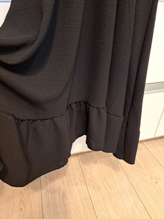 Elegancka Sukienka maxi, bufiaste rękawki. rozm.uni