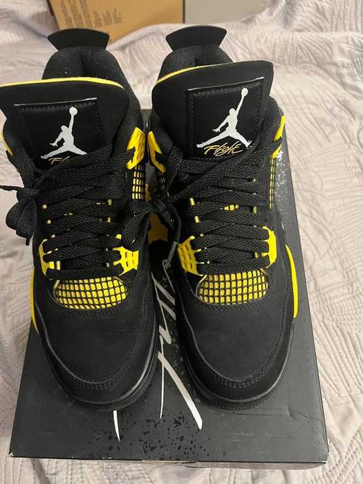 Jordan 4 Retro Thunder R.44