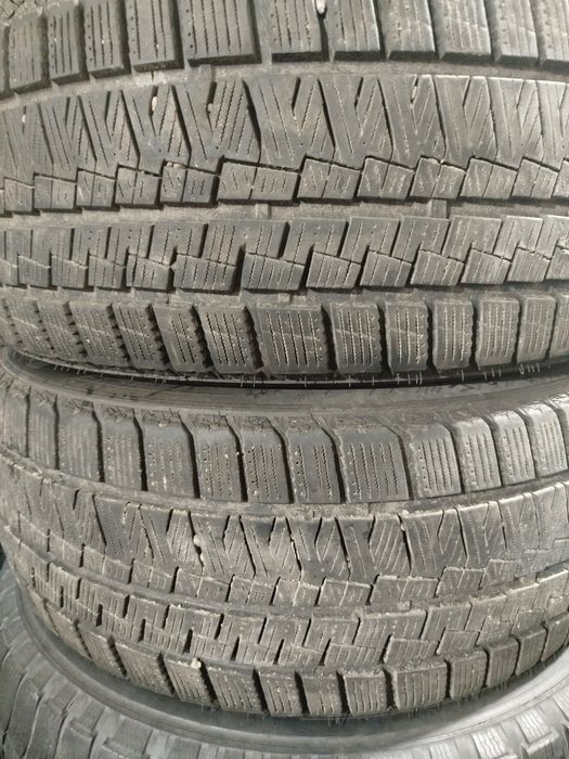 Продам шины 225/45/17. KAPSEN.