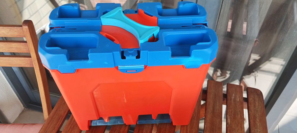 Hot Wheels Track Builder – 2 caixas de pistas + vários carros