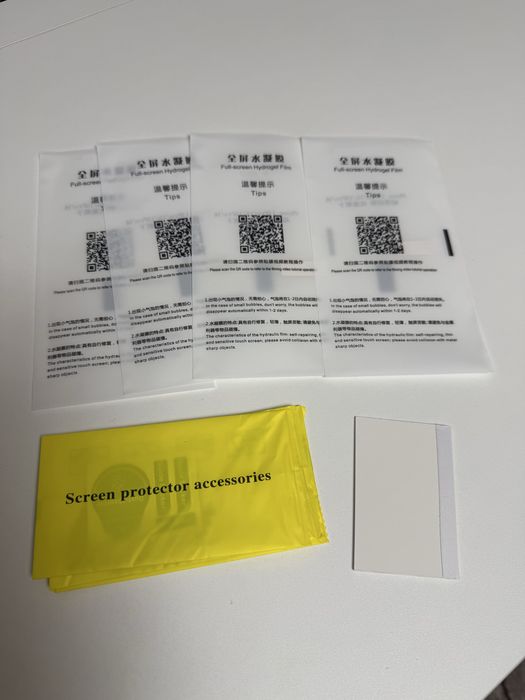 iPhone 15 Pro. Гідрогелеві плівки та скло