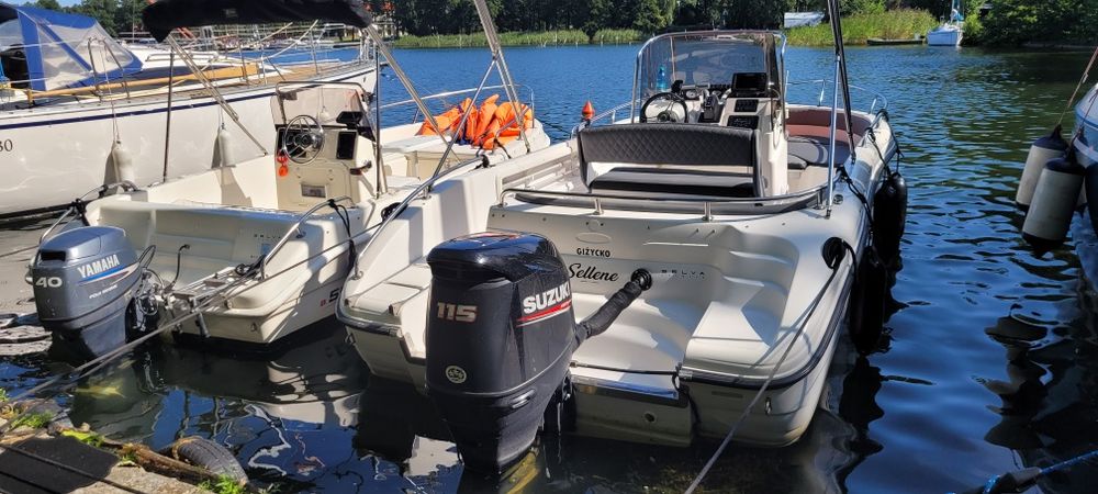 Czarter, wynajem motorówki.