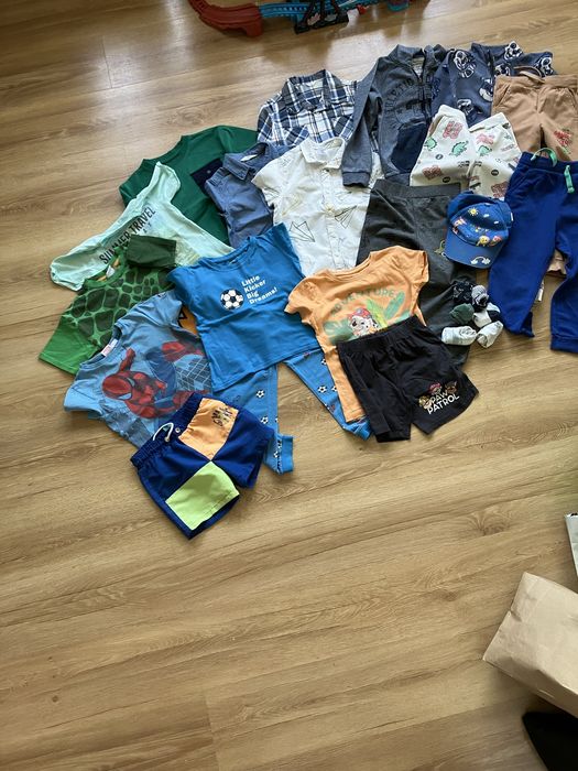 Zestaw ubrań r. 110/116