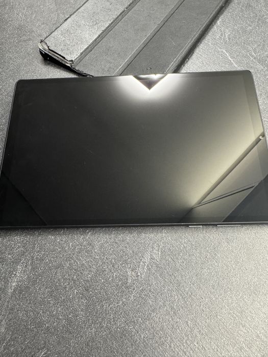 планшет Lenovo TB-X606F