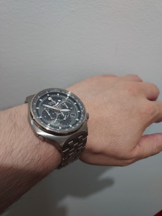 Fantastico CITIZEN Eco-Drive Titanium