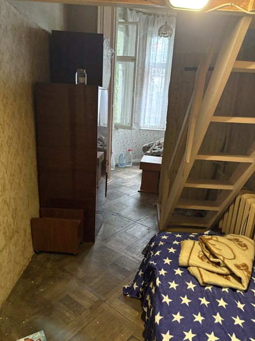 2 комнаты в комуне Центр ул.Садовая 4000 +1000грн коммуналка