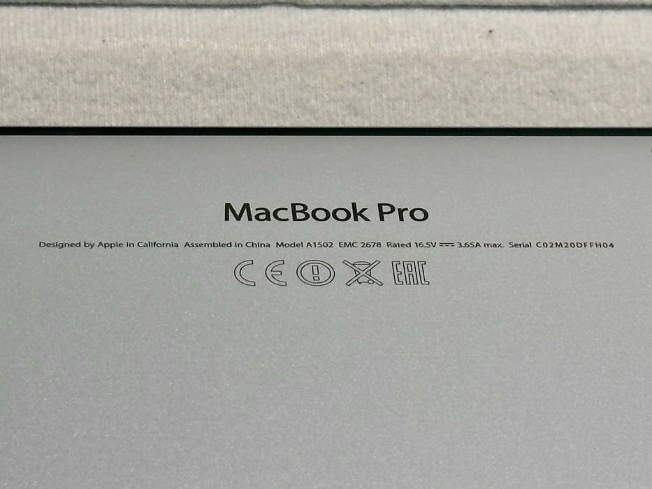 Apple Macbook pro 13 A 1502 intel i7 16 256