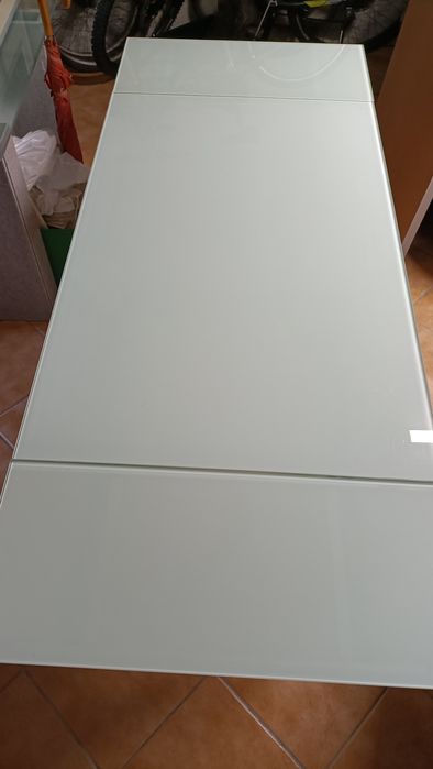 Mesa de vidro extensível