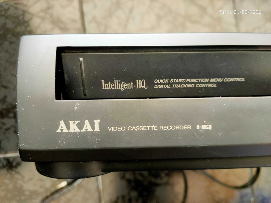 Leitor VHS AKAI com comando