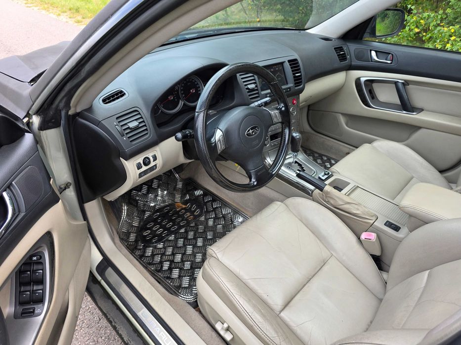 Subaru Outback 3.0 H6 245KM