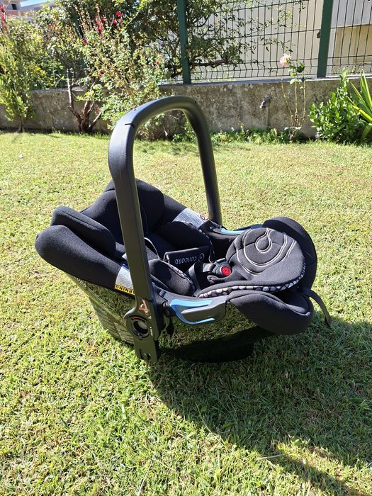 Carrinho Bebé Concord Neo Cosmic Black + Ovo + Base Isofix Airfix + Capa de Chuva (Como Novo)