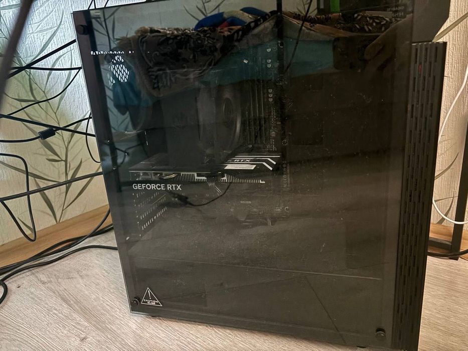 Sprzedam wydajny komputer gamingowy– RTX 4060 Ryzen 5 5600 / 32 GB RAM