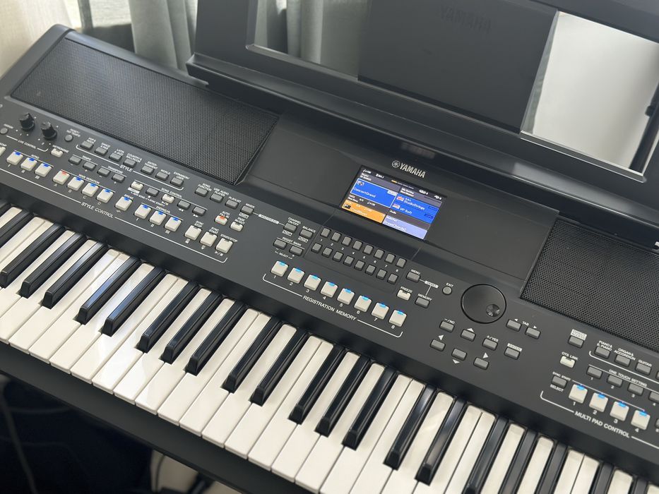Teclado Yamaha sx600