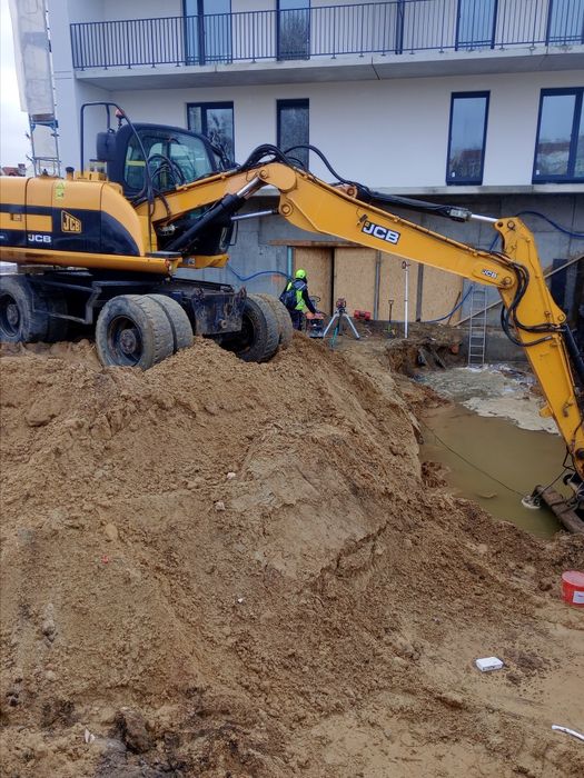 Prace ziemne koparka mini i 17ton