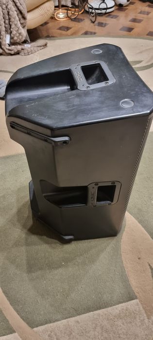 Продам активную акустику QSC K12