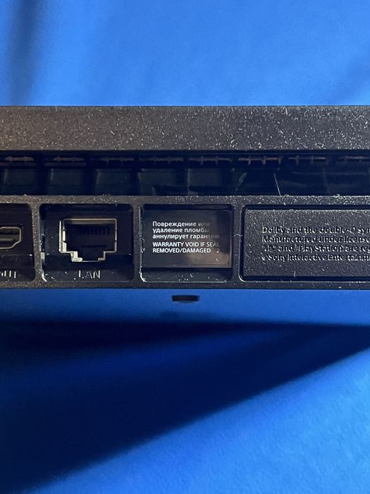 Playstation 4 Slim 1 tb + 2 геймпада и 2 игры