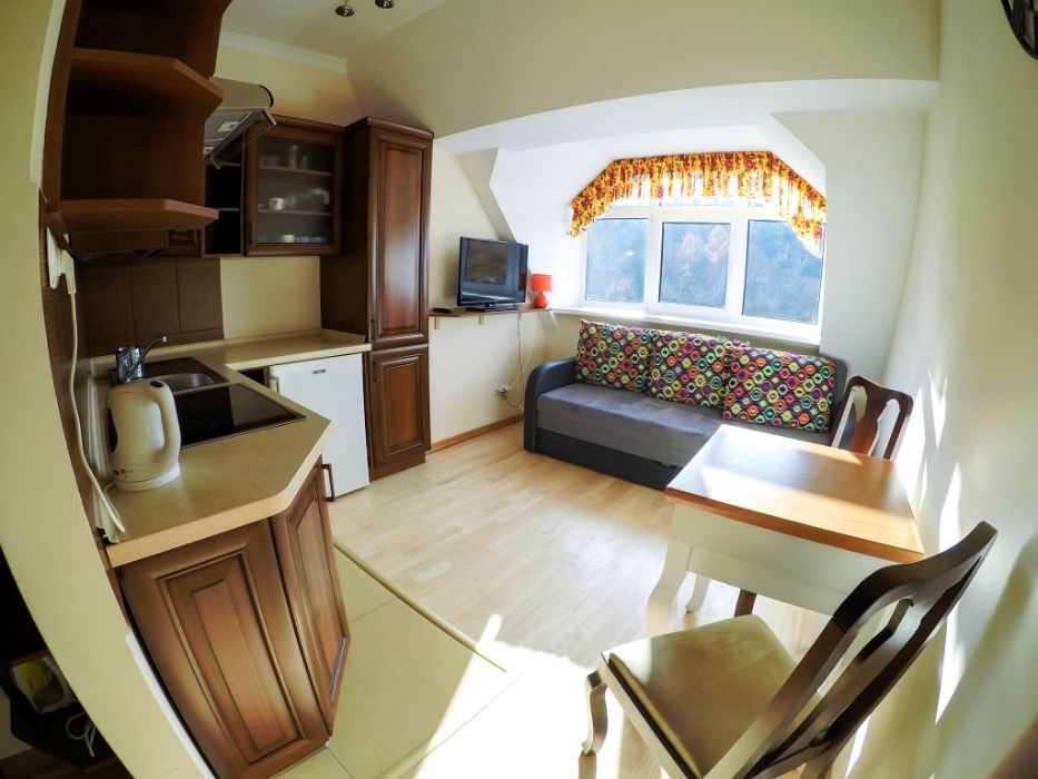 Lato Wakacje  Apartament 2 osobowy Centrum Krynicy wolne pokoje winda