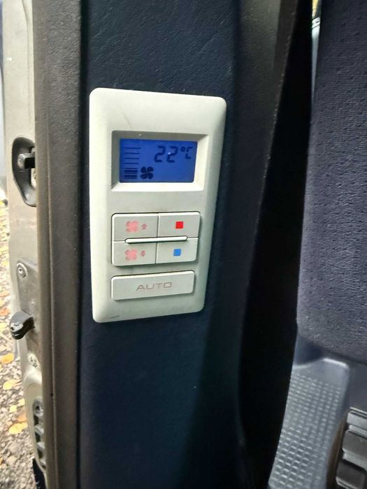 VW T4 CARAVELLE 2.5 TDI 130KM -8 osób, klima, 2x drzwi przesuwne