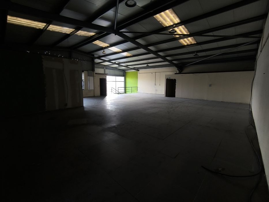 Espaço Comercial para Arrendar