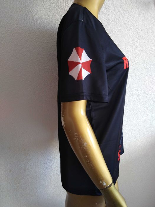 T-Shirt Resident Evil Umbrella Corporation Social Distance Training Since 1996