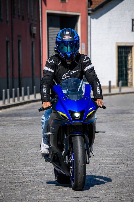 Vendo Yamaha R7 2025